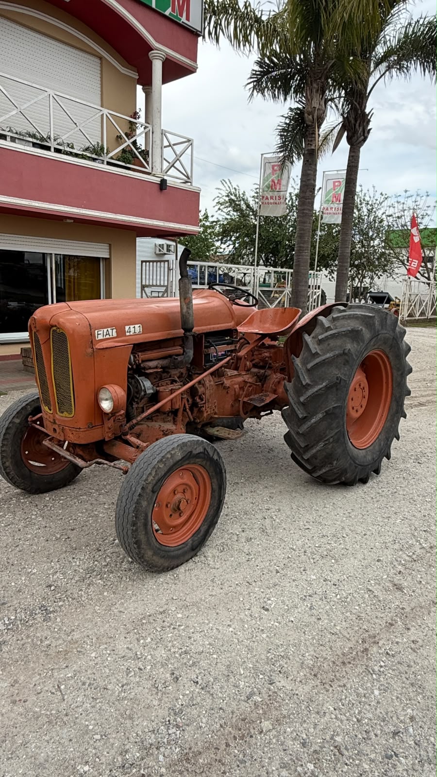 Tractor FIAT 411