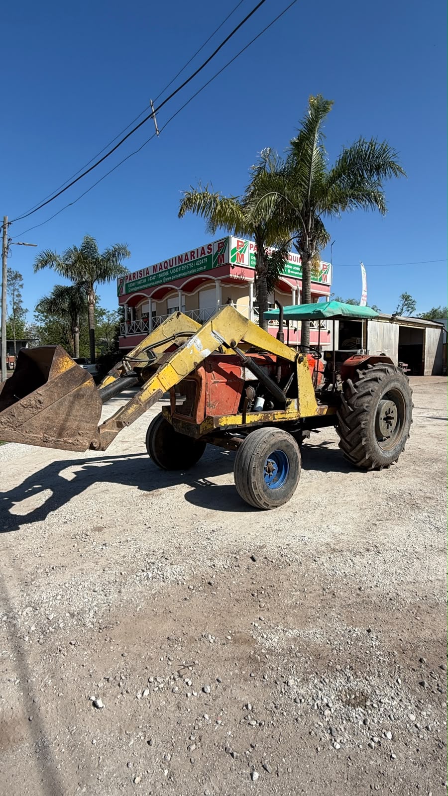 Tractor Fiat 800 con pala